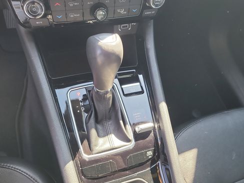 Used 2023 Jeep Compass Limited image 24