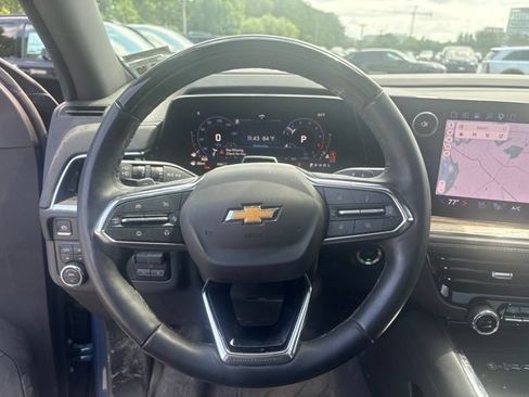 Used 2026 Chevrolet Suburban High Country AWD/4WD image 8