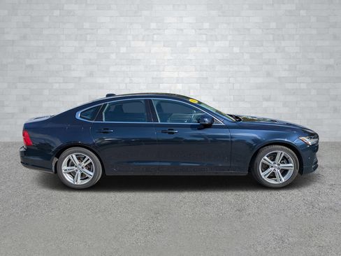 Used 2017 Volvo S90 T5 Momentum w/ Convenience Package image 4