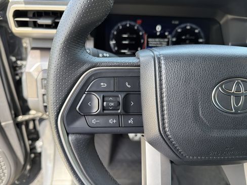 Used 2025 Toyota 4Runner Limited RWD image 26