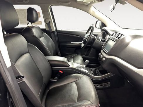 Used 2018 Dodge Journey GT w/ Driver Convenience Group FWD image 4