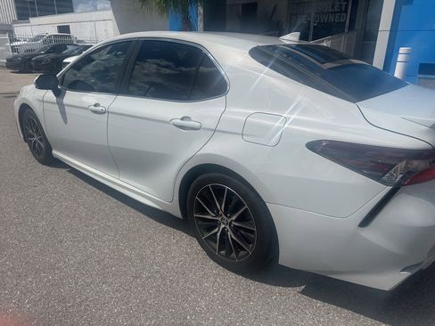 Used 2024 Toyota Camry SE w/ Convenience Package image 4