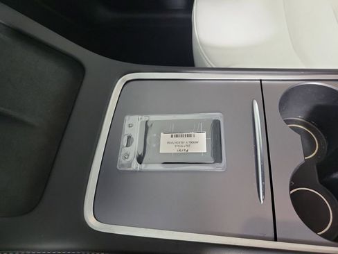 Used 2024 Tesla Model Y Long Range RWD image 27