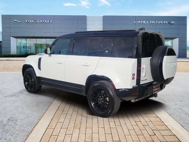 Used 2024 Land Rover Defender 110 X-Dynamic SE AWD/4WD image 6