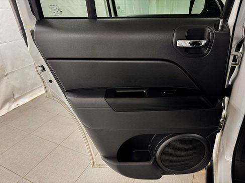 Used 2017 Jeep Patriot High Altitude FWD image 14