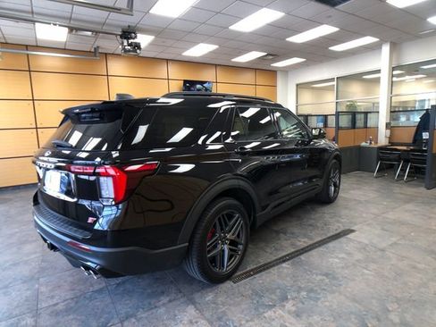 Used 2025 Ford Explorer ST AWD/4WD image 7