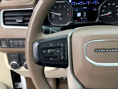 Used 2021 GMC Yukon XL Denali w/ Denali Premium Package image 23