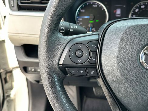 Used 2020 Toyota RAV4 XLE image 31