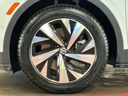 Certified 2023 Volkswagen ID.4 Pro image 35