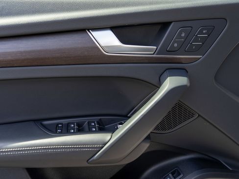 Used 2024 Audi Q5 2.0T Premium Plus AWD/4WD image 15