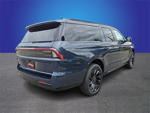New 2025 Lincoln Navigator L Reserve w/ Jet Appearance Package image 3