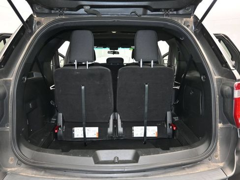 Used 2019 Ford Explorer XLT FWD image 11