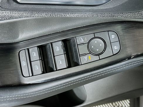 Used 2023 Nissan Rogue SV image 15