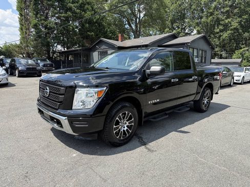 Used 2021 Nissan Titan SV w/ Accessory Utility Package AWD/4WD image 2