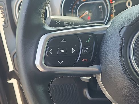 Used 2019 Jeep Wrangler Unlimited Sahara AWD/4WD image 22