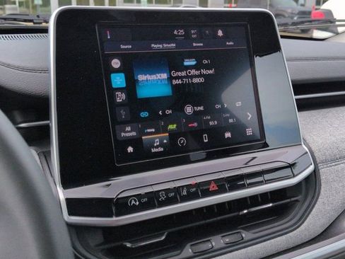 Used 2022 Jeep Compass Latitude FWD image 10