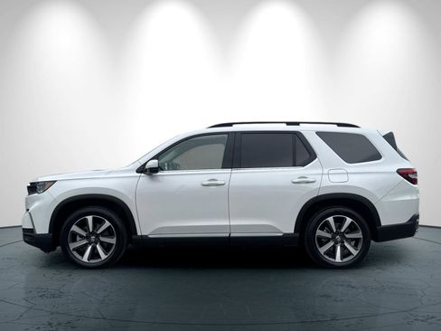 Used 2024 Honda Pilot Touring image 7