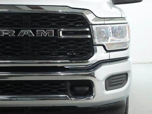 Used 2024 RAM 3500 Tradesman w/ Chrome Appearance Group AWD/4WD image 7