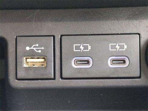 Certified 2023 Toyota Highlander XLE image 22