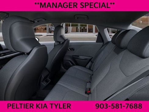 New 2025 Kia K4 LX image 19