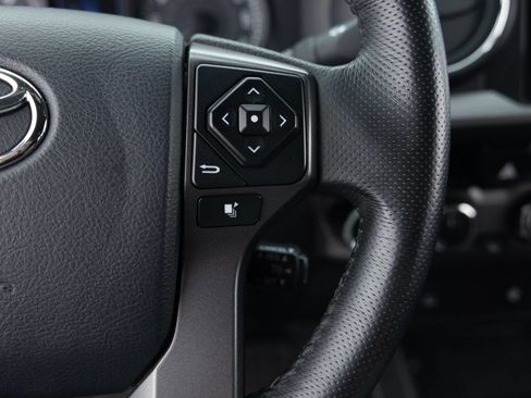 Used 2017 Toyota Tacoma SR5 image 37