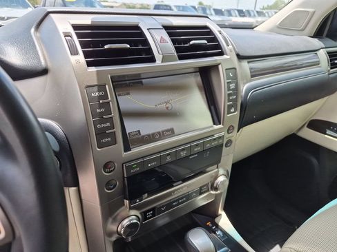 Used 2020 Lexus GX 460 Premium w/ Premium Package AWD/4WD image 28
