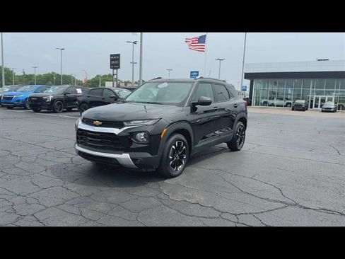 Used 2023 Chevrolet TrailBlazer LT w/ Convenience Package FWD image 4