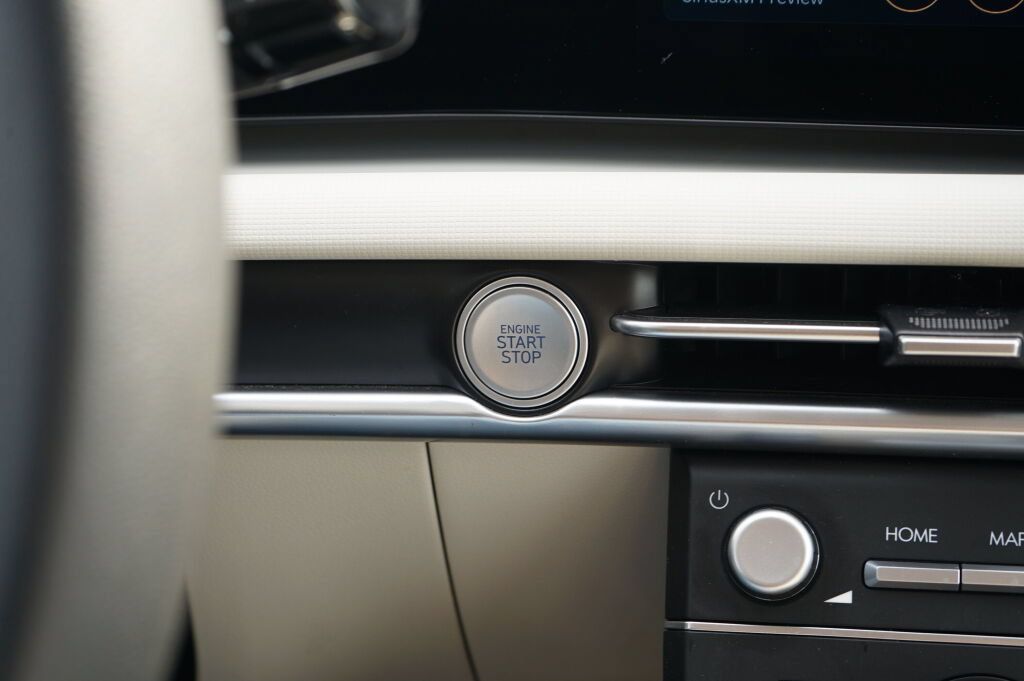 Certified 2025 Hyundai Tucson SE FWD image 26