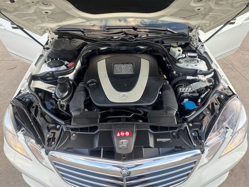 Used 2010 Mercedes-Benz E 350 4MATIC Sedan image 28