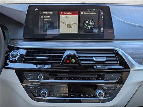 Used 2018 BMW 530e xDrive image 15