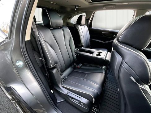 Used 2024 Acura MDX SH-AWD w/ Advance Package image 25