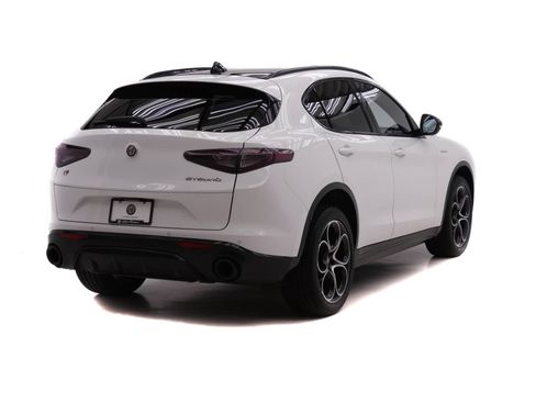 Certified 2024 Alfa Romeo Stelvio Veloce AWD/4WD image 4