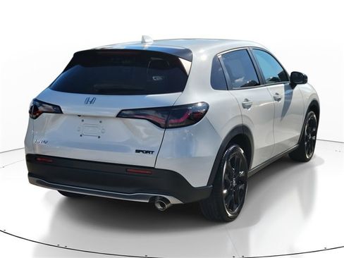 Used 2024 Honda HR-V Sport image 4