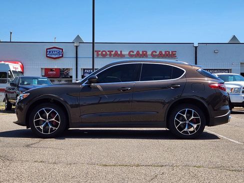 Used 2019 Alfa Romeo Stelvio Ti AWD/4WD image 7