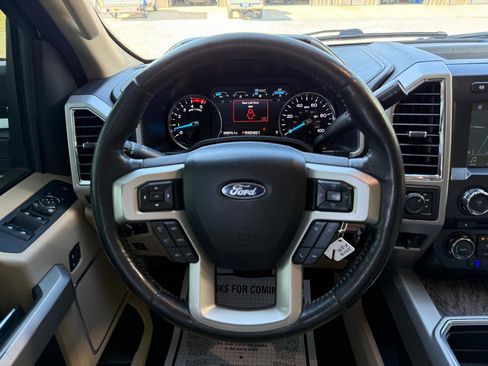 Used 2018 Ford F250 Lariat w/ Lariat Value Package AWD/4WD image 19