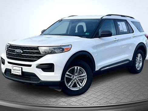 Used 2023 Ford Explorer XLT AWD/4WD image 1