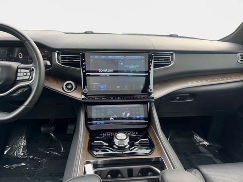 Used 2024 Jeep Grand Wagoneer L 4WD image 19