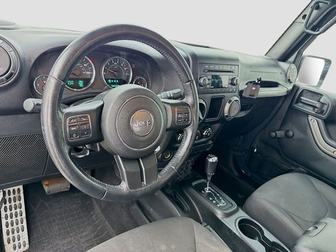 Used 2017 Jeep Wrangler Sport image 12