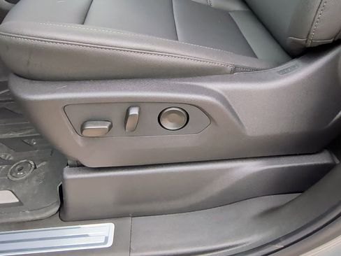 New 2026 GMC Sierra 1500 SLT image 14