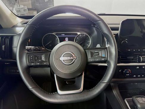 Certified 2025 Nissan Pathfinder SL AWD/4WD image 9