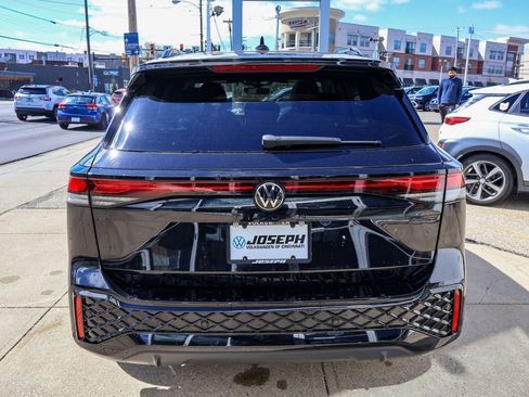 New 2026 Volkswagen Tiguan SE R-Line image 4