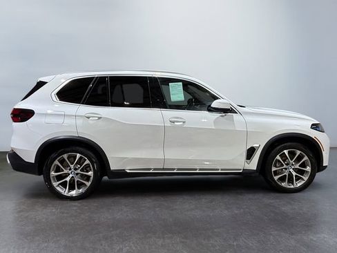Used 2025 BMW X5 xDrive50e image 6
