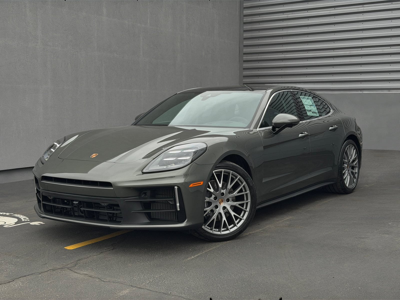 New 2026 Porsche Panamera 4 AWD/4WD image 1