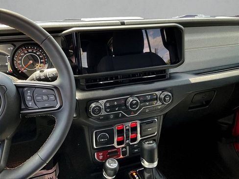 Used 2024 Jeep Wrangler Willys image 8