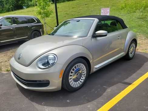 Used 2015 Volkswagen Beetle 1.8T FWD image 5
