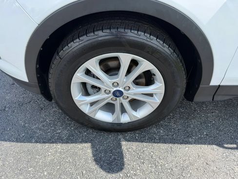 Used 2018 Ford Escape SE FWD image 41