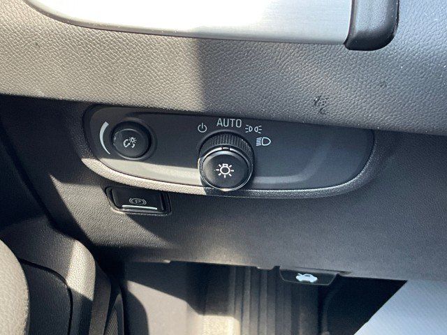 Used 2022 GMC Terrain SLE w/ Driver Convenience Package FWD image 15