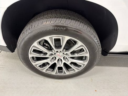 New 2026 GMC Yukon XL Denali w/ Sun & Power Step Package RWD image 4