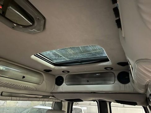 Used 2008 GMC Savana 1500 AWD w/ Preferred Equipment Group image 13