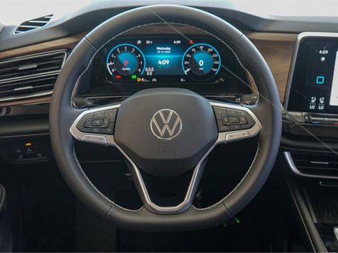 New 2026 Volkswagen Atlas SE image 24